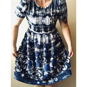{LuLaRoe} Blue Floral Amelia Dress